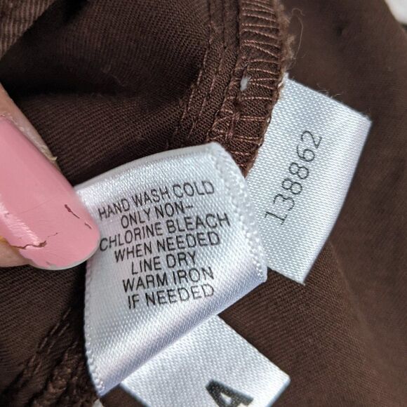 Ann Taylor | Floral Embroidered Hem Ankle Cropped Pants Sz 12 - Picture 9 of 9